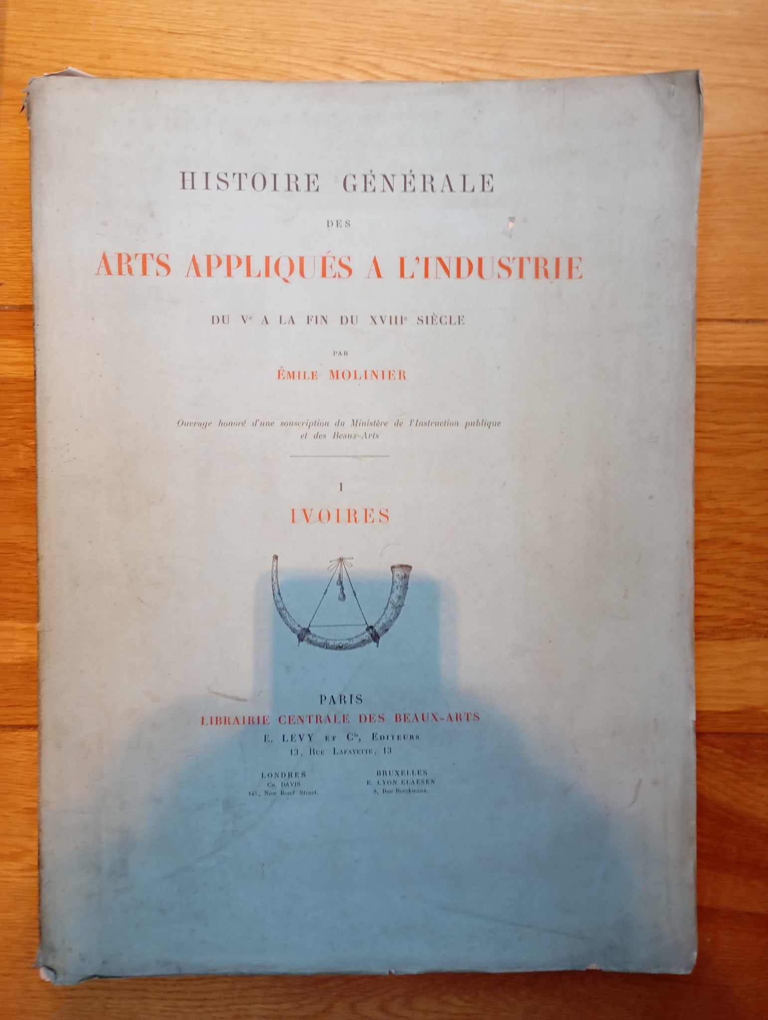 Histoire générale des Arts appliqués à l'industrie du Ve siècle à la fin du XVIIIe siècle. I - Ivoires.