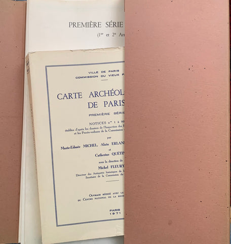 Carte archéologique de Paris. Première série. Notices n°1 à 903 établies d'après les dossiers del'Inspection des Fouilles archéologiques et les Procès-verbaux de la commission du Vieux Paris.