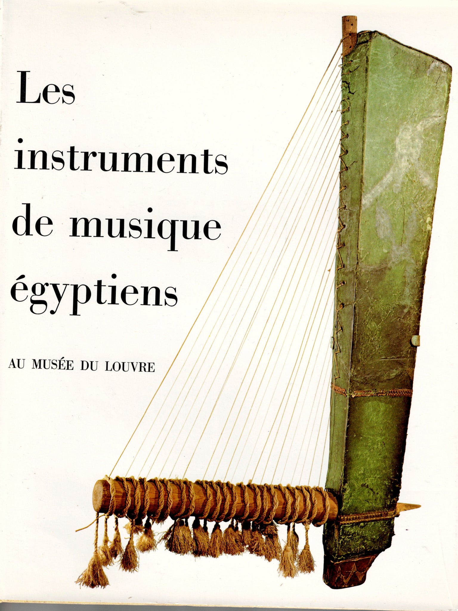 Instruments de musique égyptiens au musée du Louvre.