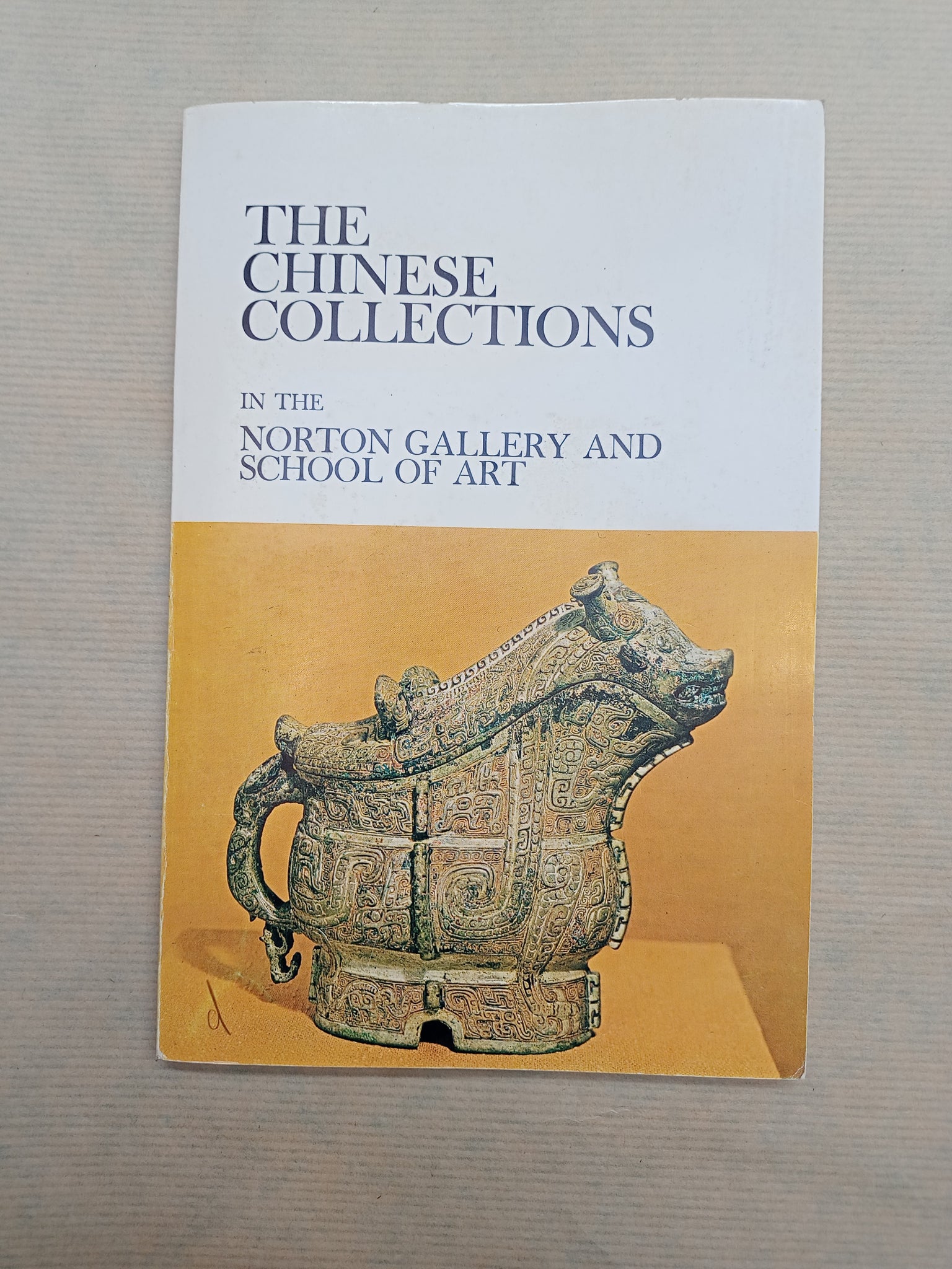 A handbook of the chinese collections in the Norton gallery and school of art.